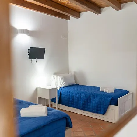 Elsa D'ortigia - I Tre Archi Guest house 3*