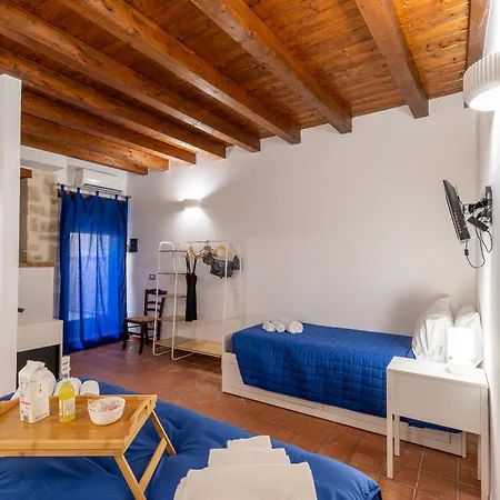 Guest house Elsa D'ortigia - I Tre Archi 3*